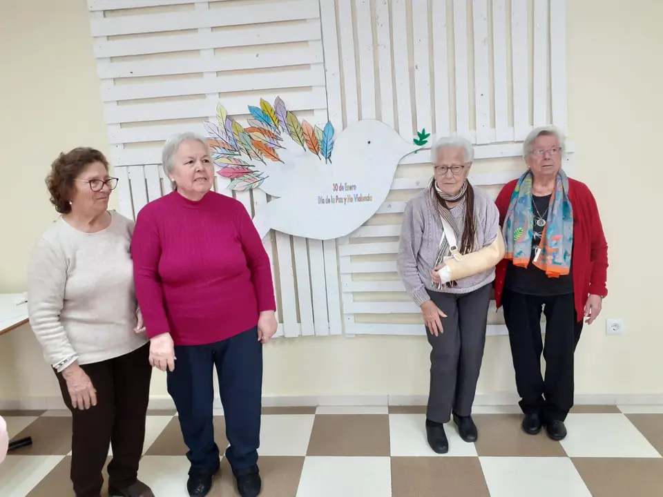 Celebraci&oacute;n de Las Candelas y D&iacute;a de la Paz en CD Almendralejo (20)