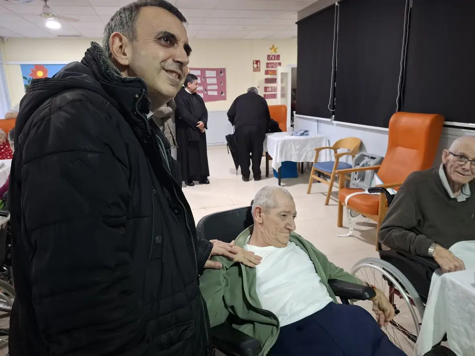 Visita del Obispo a la RM Madrigal de la Vera (4)