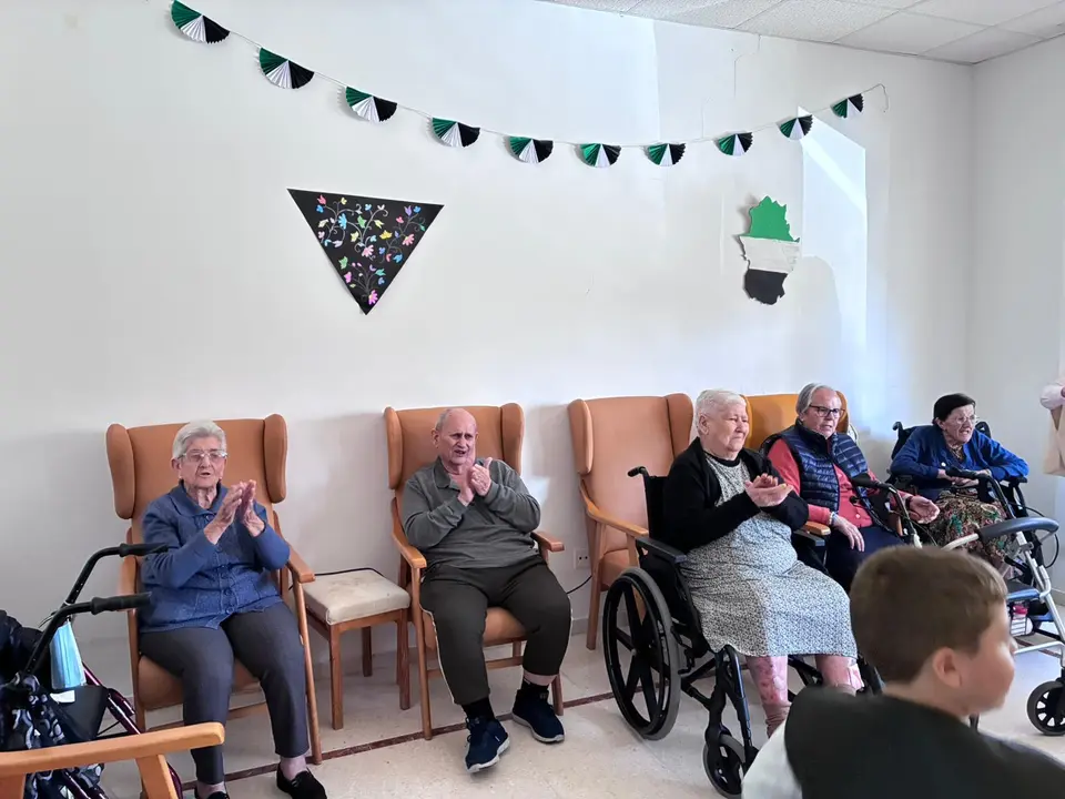 Actividades Intergeneracionales en RM Villasbuenas de Gata (6)