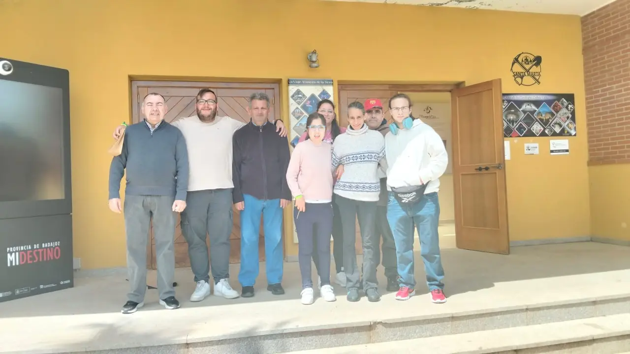 Nu&ntilde;omoral visita el Museo Geol&oacute;gico de Santa Marta de los Barros (3)