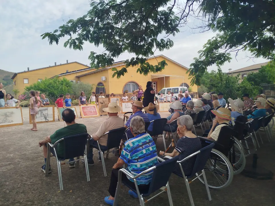 Encuentro intergeneracional en RM Pinofranqueado (2)
