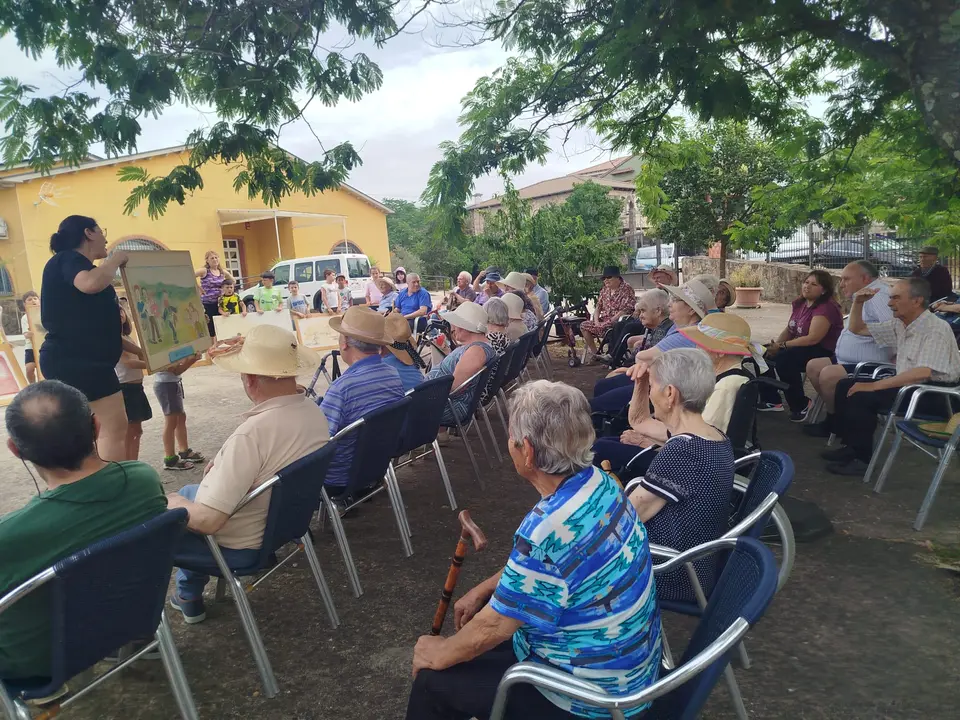Encuentro intergeneracional en RM Pinofranqueado (6)