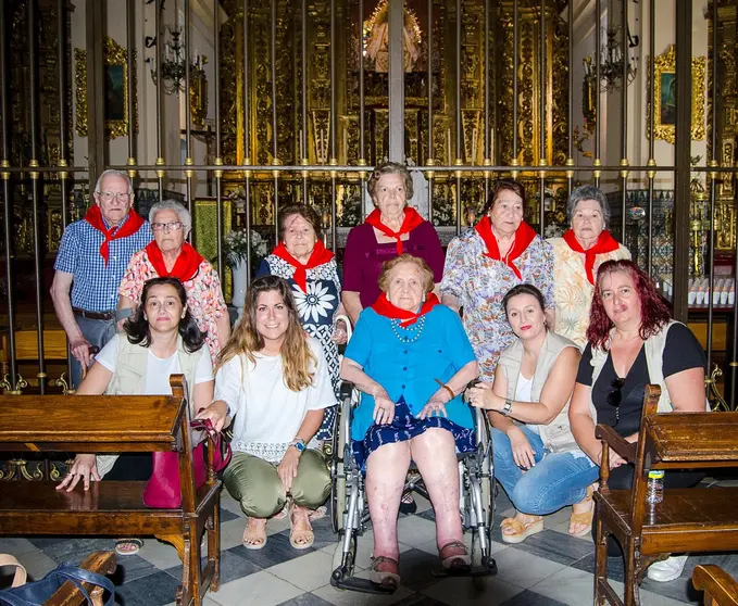 Los mayores del Centro de Día Alzheimer Tierra de Barros celebran el Día de los Abuelos