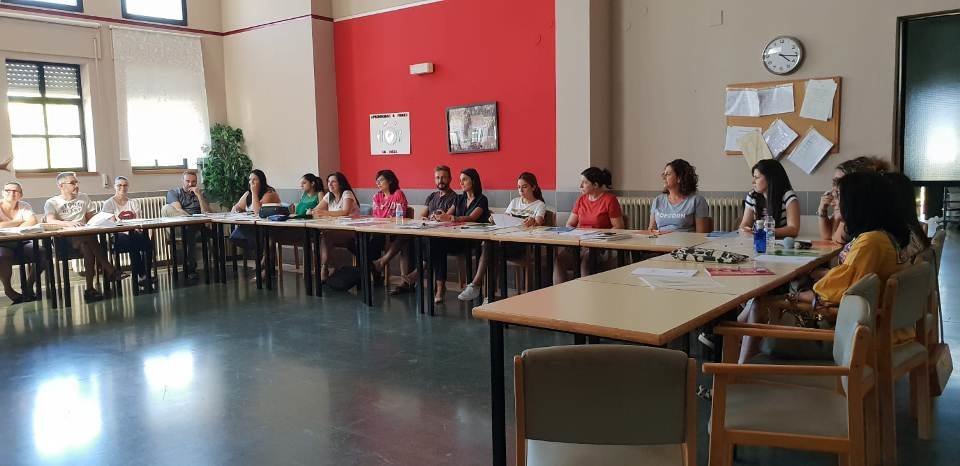 Trabajadores de Mensajeros de la Paz Extremadura en el curso de Empatia celebrado en el Centro Ocupacional de Moraleja