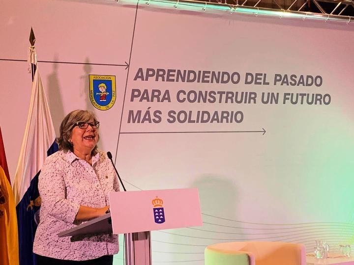 Mercedes Murias en las jornadas organizadas por Mensajeros de la Paz Canarias