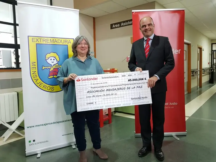 Donacion de Fundacion Banco Santander para aula tecnologica 01019 (20)