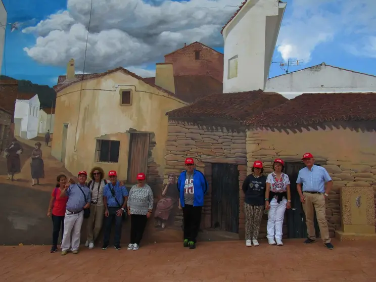 En Romangordo visitando su museo al aire libre