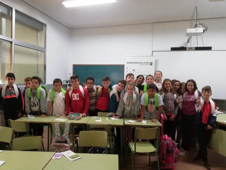 Estudiantes de Vegaviana en Alcemos nuestra voz 019 (14)