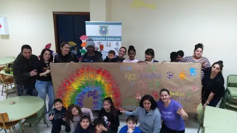 Una foto de familia en el D&iacute;a de la Paz y la No Violencia