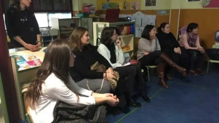 Escuela de Familias en Moraleja. ARCHIVO