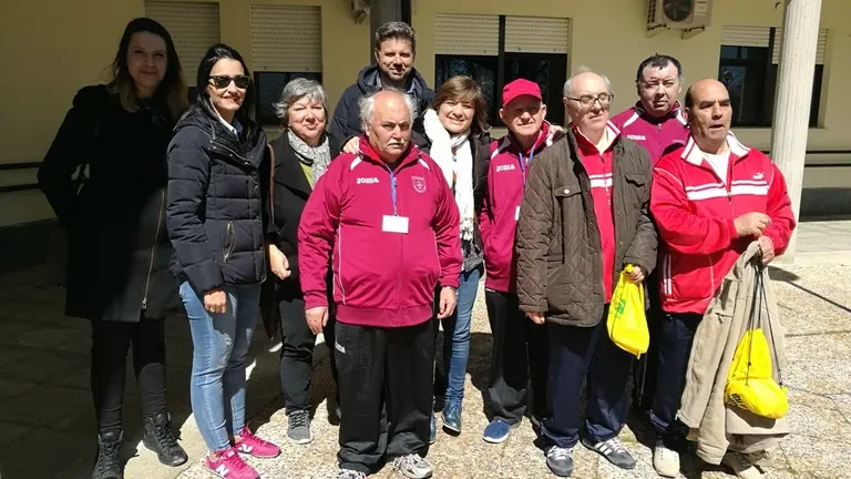 jedes 18 directora general de deportes con presidenta de mensajeros y deportistas en moraleja.jpg