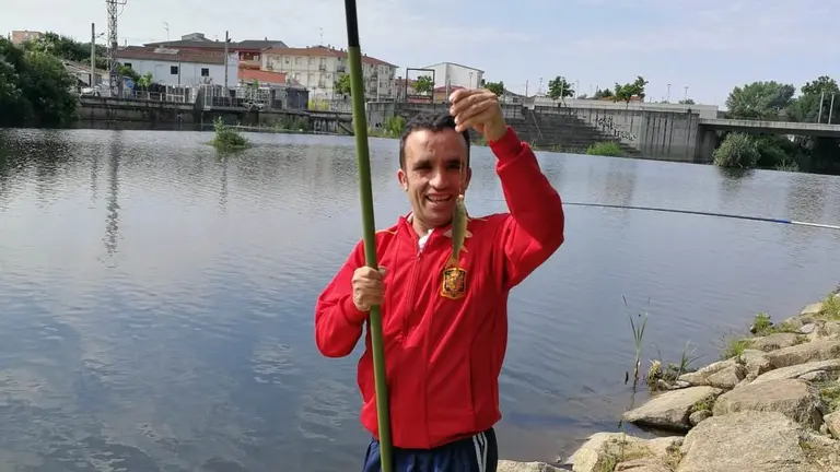 web escuela de pesca 2018.jpg