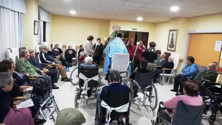 Los mayores de Carrascalejo celebran la Concepcion 018 (24)