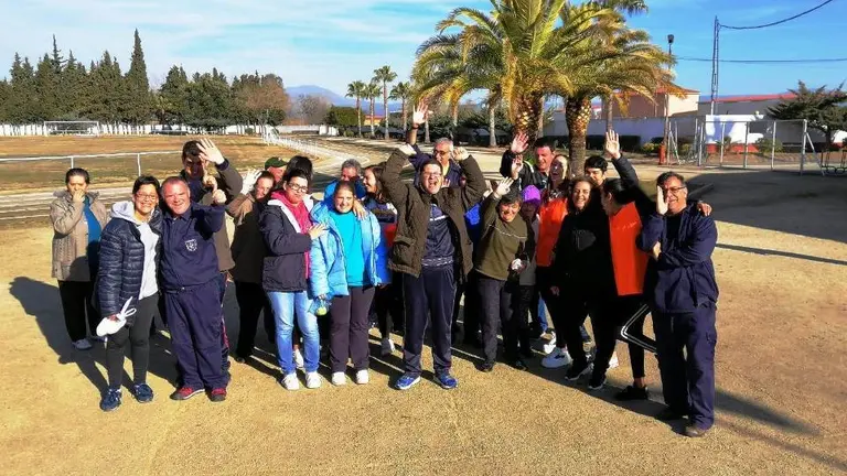 Los jovenes de TEEN EMPRENDE entrenan para jedes con usuariuos del COM (12)