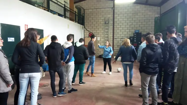 El Centro de Dia celebra el D&iacute;a de la Salud con alumnos del CFMR (4)