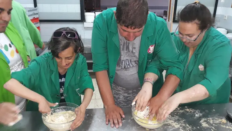 Alumos de Pretaller en el taller de cocina 05019 (4)