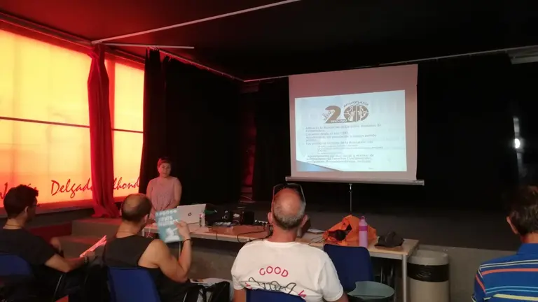 Charla de ADHEX en el Centro de D&iacute;a moralejano