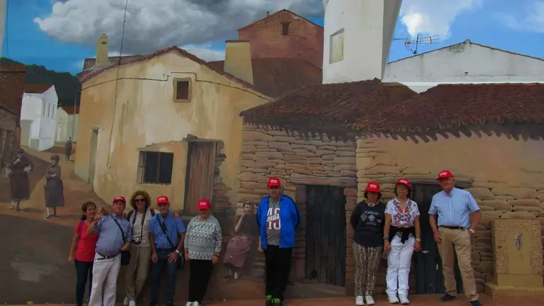 En Romangordo visitando su museo al aire libre