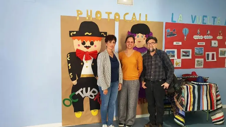 Maria Escudero con la Delegada de Educacion en Las Abad&iacute;as