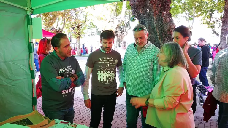 Mercedes Murias y Mar&iacute;a Jos&eacute; Delgado con Carlos Carlos, Fernando Grande y C&eacute;sar Herrero
