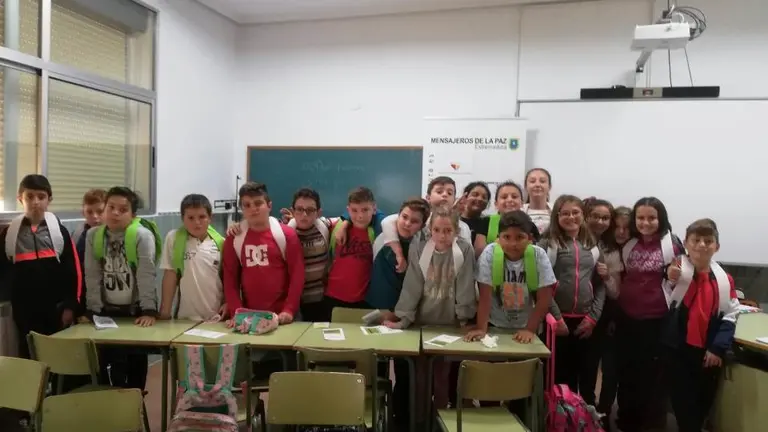 Estudiantes de Vegaviana en Alcemos nuestra voz 019 (14)