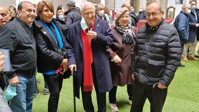 Mercedes Murias, junto con el Padre &Aacute;ngel y El Padre Carlos de Jordania