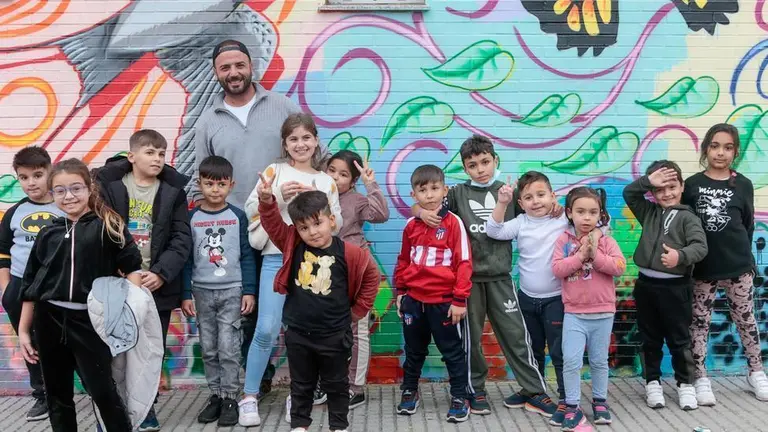 MURAL MAIKEL P&Eacute;REZ BARJOLA. FOTOGRAF&Iacute;A DE EL PERI&Oacute;DICO