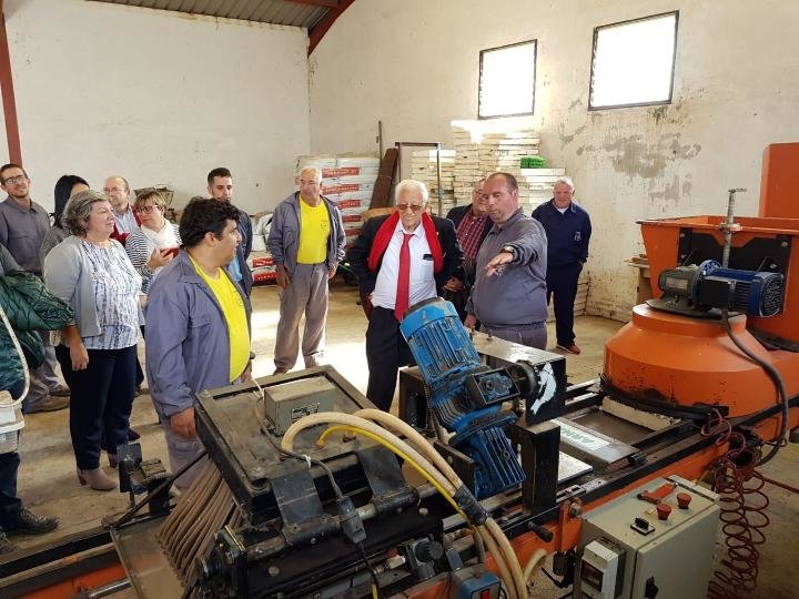 El padre Ángel durante su visita a Mensajeros de la Paz Extremadura