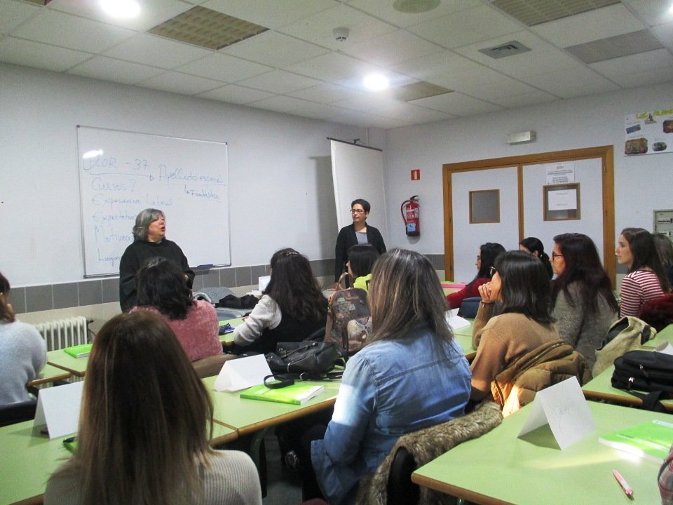 Mercedes Murias durante su alocución a las alumnas