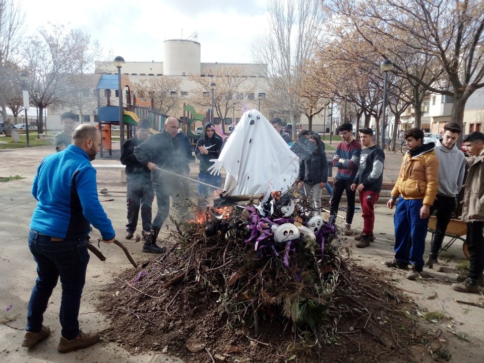 Centro de Dia Tierra de Barros se suma a Las Candelas Fiesta de Interes Turistico Regional