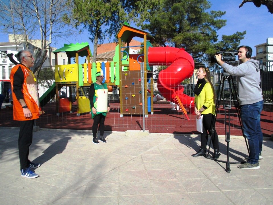 Rosa y Juli con PIlar y Enrique durante un momento de la grabacion