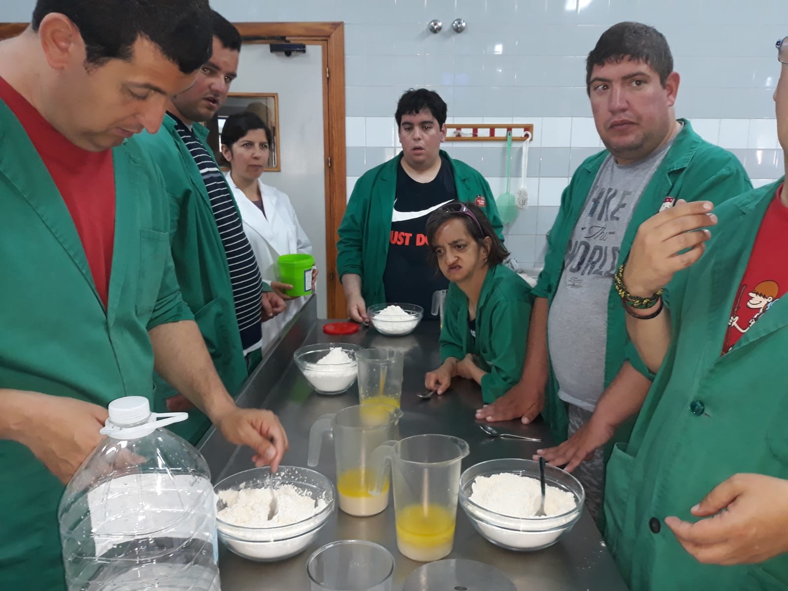 Alumos de Pretaller en el taller de cocina '