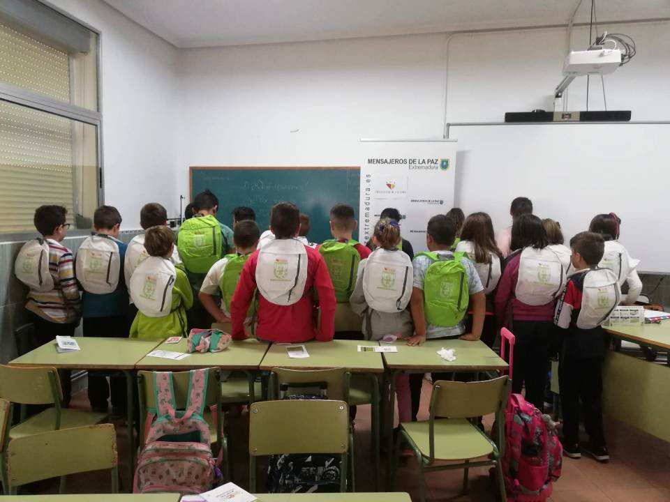Estudiantes de Vegaviana en Alcemos nuestra voz 019 (24)