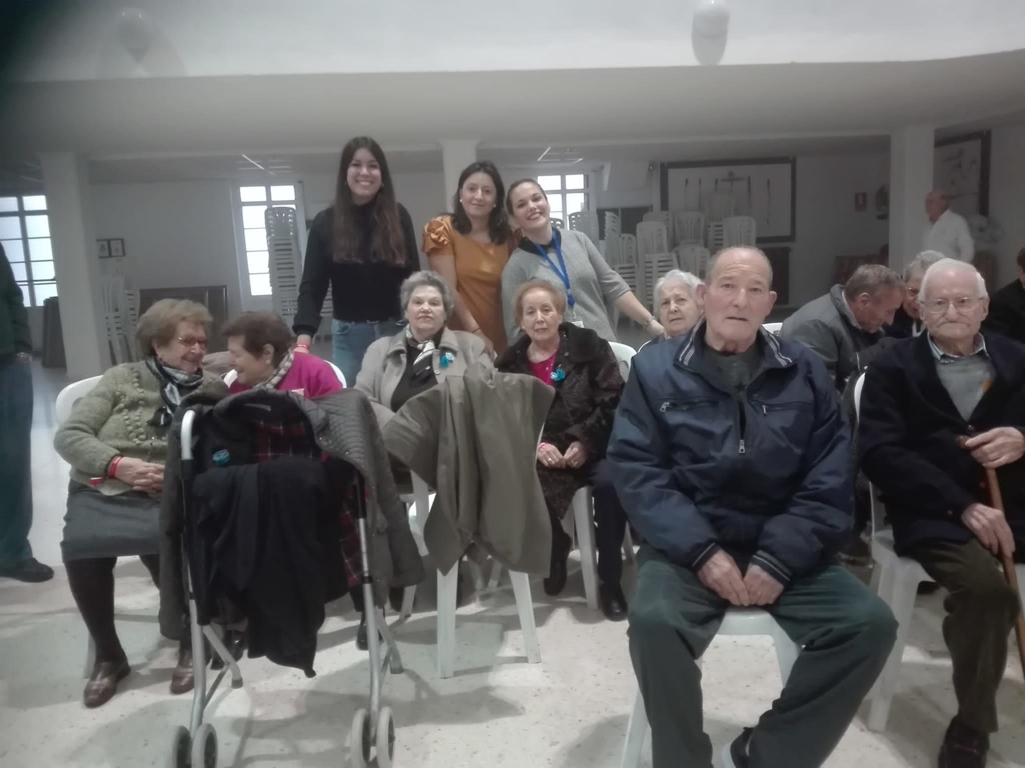 Imagen de familia en la VII Feria del Mayor de Almendralejo