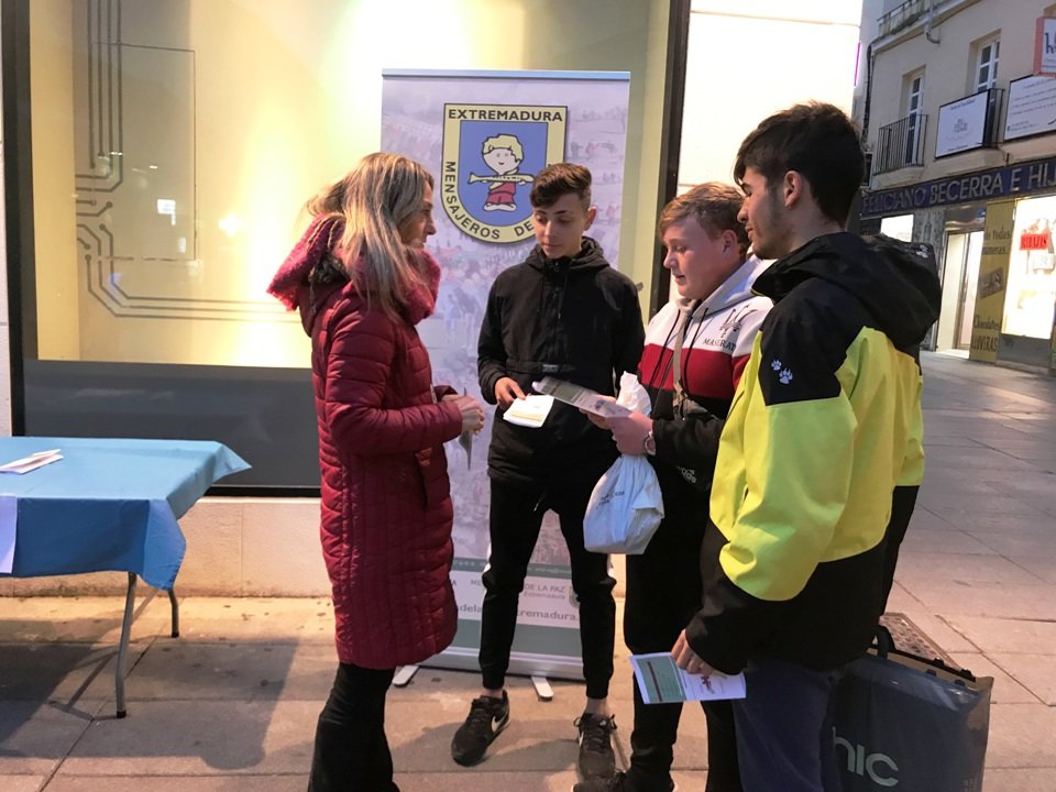 Expertas de Mensajeros informan a jóvenes en Mérida sobre la Mediación Familiar