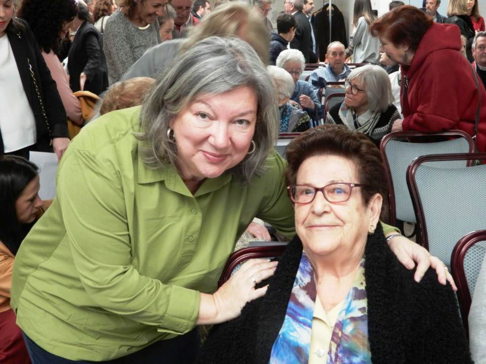 Mercedes Murias con Teodora Aragón
