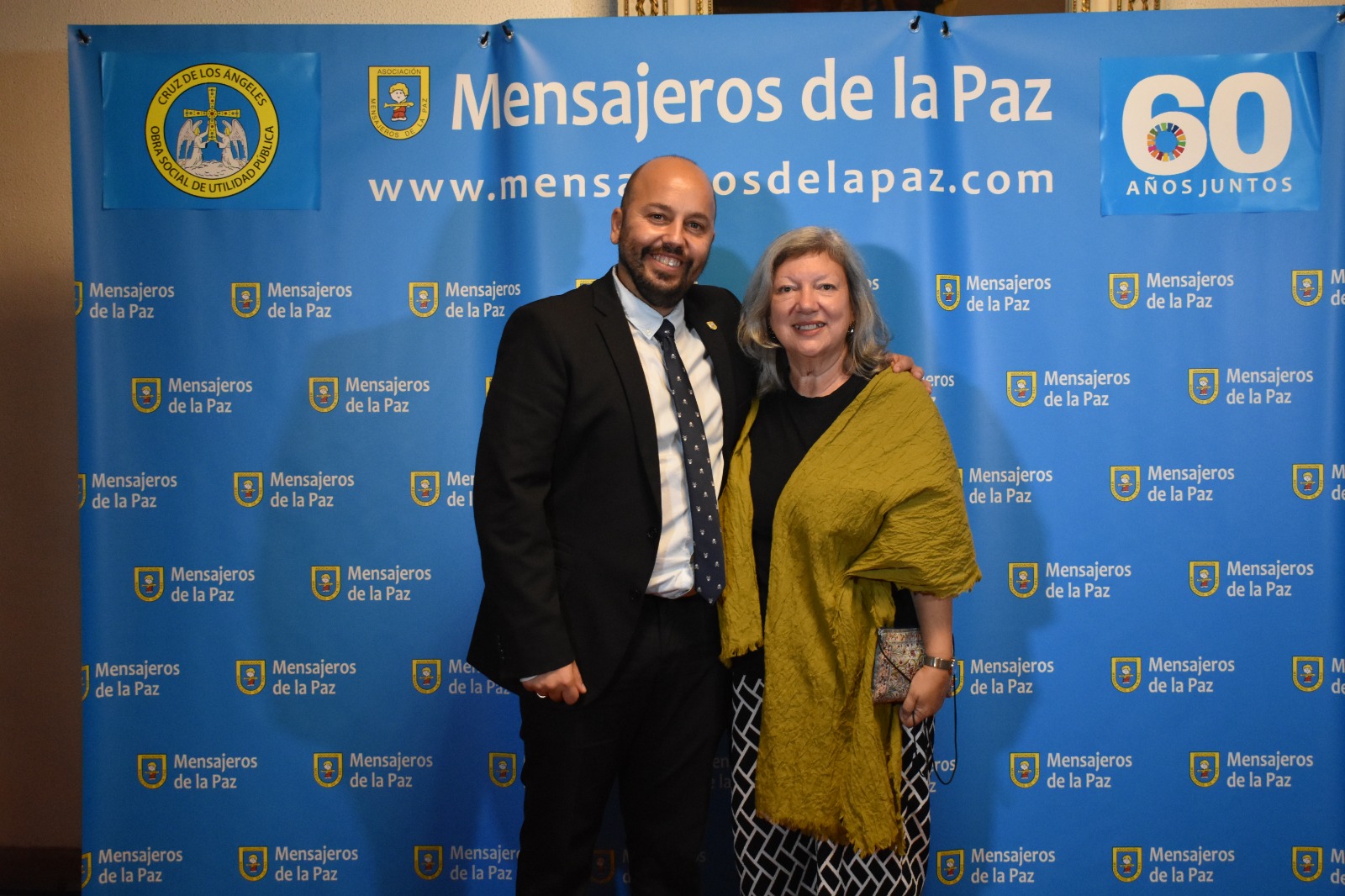 Mercedes Murias, Presidenta de Mensajeros de la Paz Extremadura junto a Sergio Mella, Director General de Mensajeros de la Paz