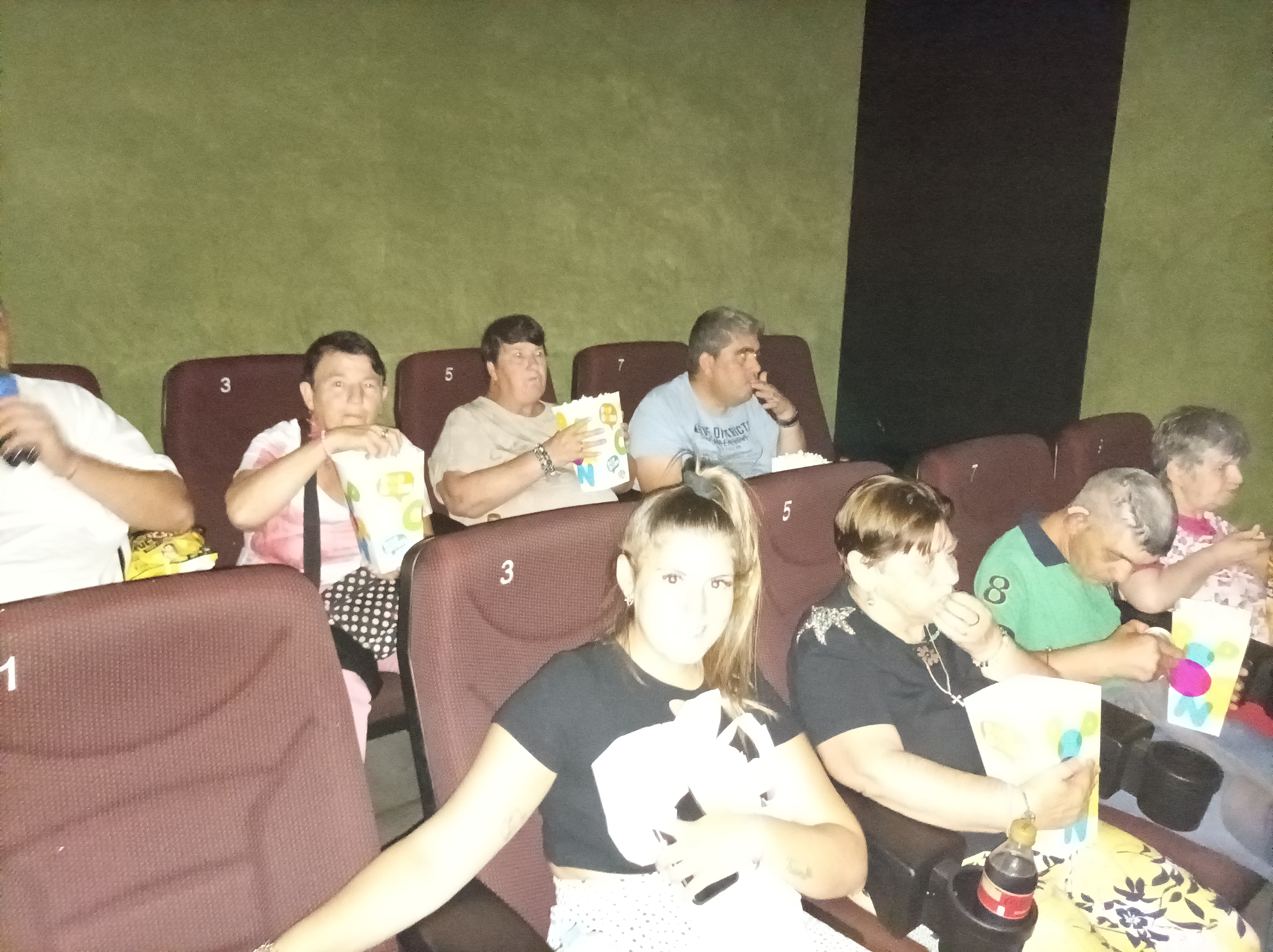 17 Y 24-08-22 CINE