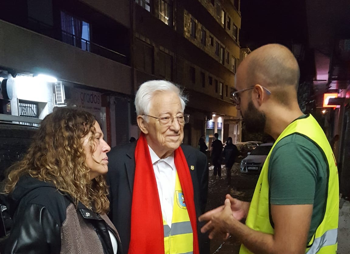 El Padre Ángel en Valencia. Fuente mensajerosdelapaz.com