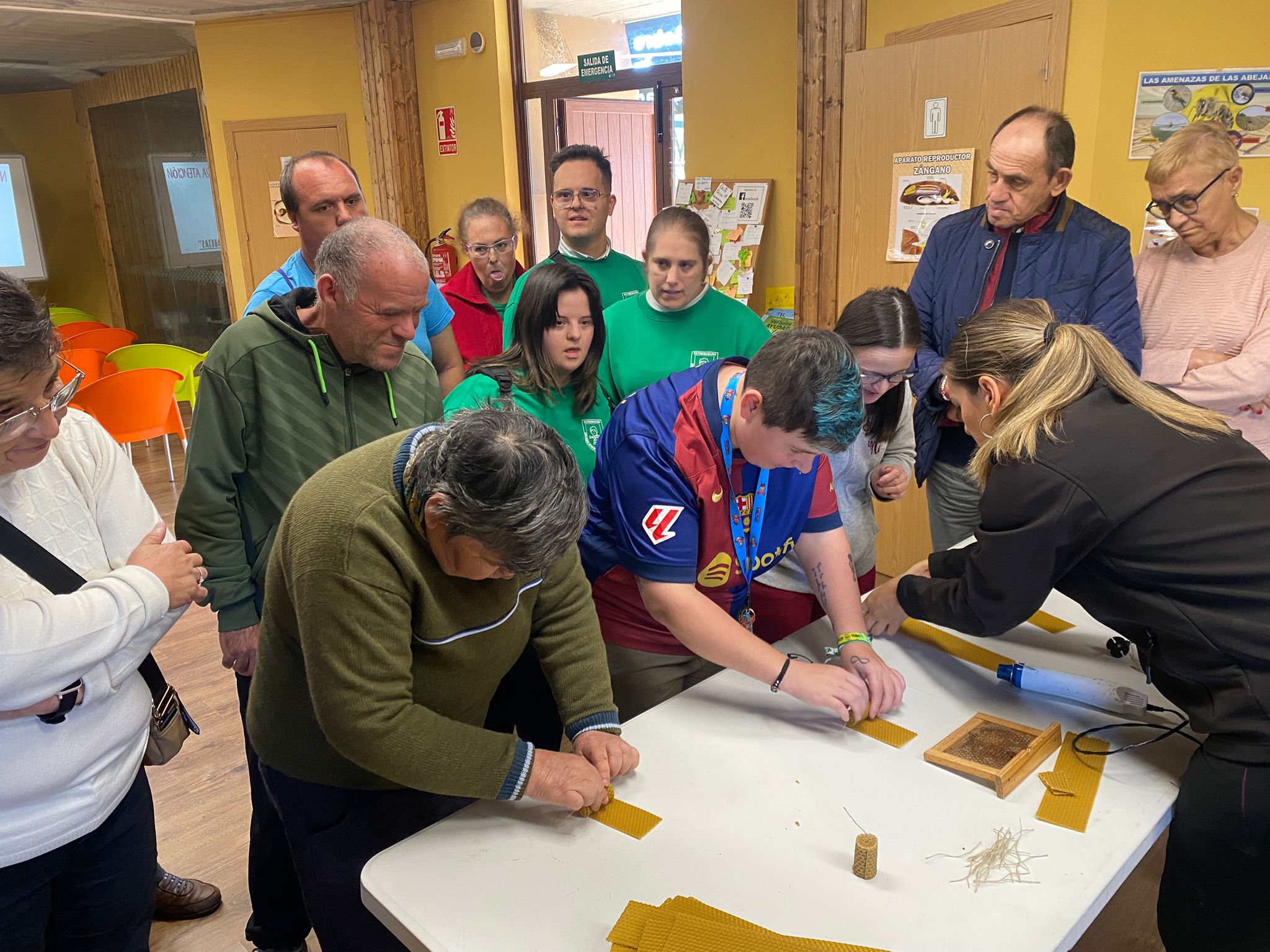 Visita al Centro de Actividades sobre las Abejas y la Biodiversidad (3)